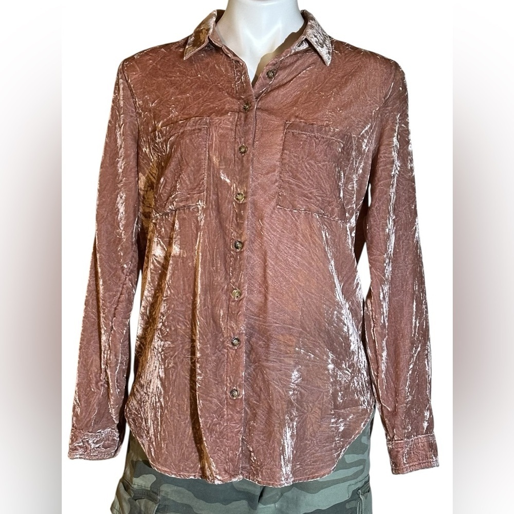 A Maeve-anthropology, Karina, pink velvet, long sleeve women’s button-up shirt.